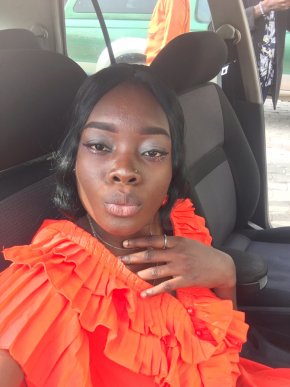 Cherche un homme blanc pour une relation sérieuse amoureuse 