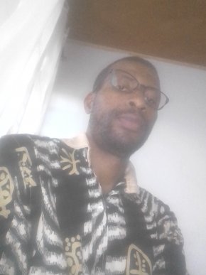 Mon prénom c'est Yannick célibataire à la recherche de son âme sœur 