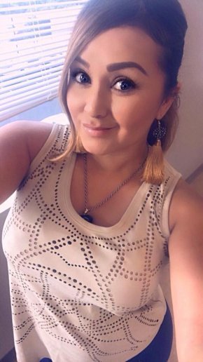 Je suis une jeune femme blonde de 23 ans à la recherche d'un mec pour ...