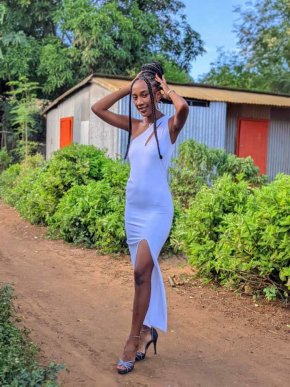 Bonjour suis une fille simple jaimerait trouve lhomme de ma vie