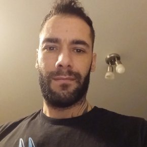 Commençons par se connaître on sait jamais 😁 vener parler.