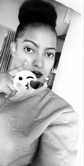 Je cherche une relation sérieuse discutons sur whatsapp  