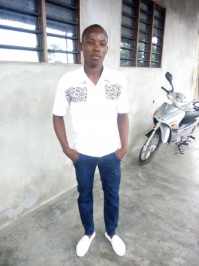 Cherche ma perle rare , celle qui pourra m'aimer avec tout son coeur pour qu'on fonde une bonne fami