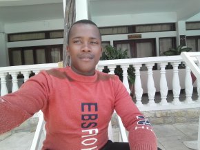 Je m'appelle Richo, j'ai 26 ans célibataire, je viens de Madagascar Aujourd'hui je veux marier avec 