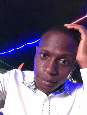 Recherche une femme simple et sincère par trop timide qui a confiance en elle 