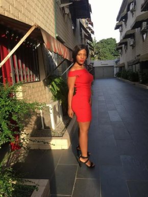 Femme célibataire à la recherche de l’amour 