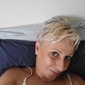 Recherche un homme sérieux,  qui a envie d'être posé zvec sa future compagne 