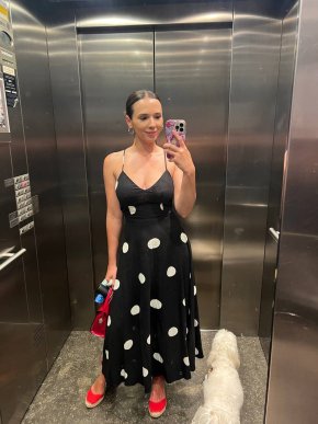  Hello ??, I'm Samantha and I'm new to your city. I hope you can show me around.  