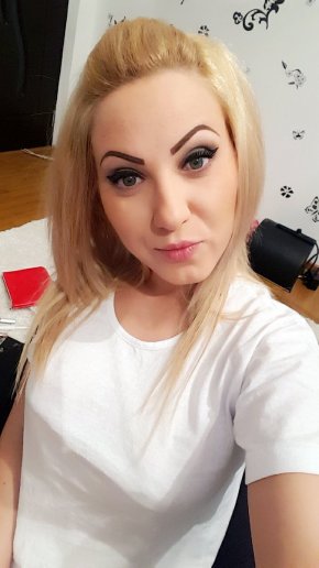 Coucou j’suis nouvelle je m’appelle Sandra célibataire sans enfants 