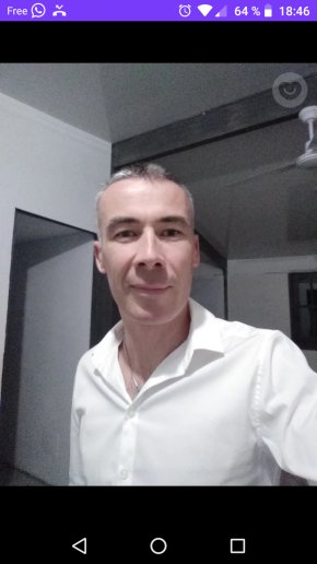 Bonjour, Venez discutez et faire connaissance, c'est une nouvelle histoire qui commence