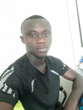 Je cherche une femme qui va prendre soin de moi dans toute ma vie et je veux l'aimer jusqu'a la fin 