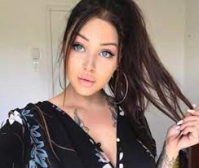 mignone,glamour,sexy,assez grande,jeune,allure de mannequin