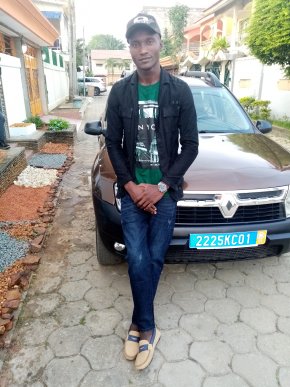 Je fais cet annonce pour trouver l'amour de ma vie 
