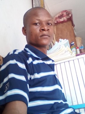 Je suis un homme à la recherche de ce qui peut me rendre heureux, whatsapp +242068692410