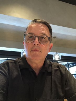 I am a good looking man who always want to be  loved by others