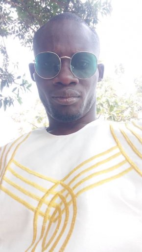 Le but principal est de me faire des amies, l'amour suivra 