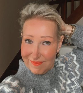 Chaleureuse, facile à vivre , authentique sérieuse , fidèle en amour comme en amitié 
