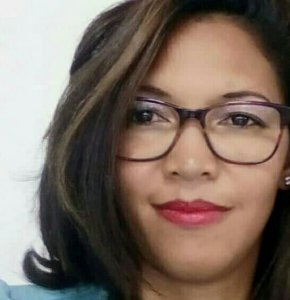 souriante et sociable enthousiaste ambitieuse. j'adore la vie et l'instant présent 