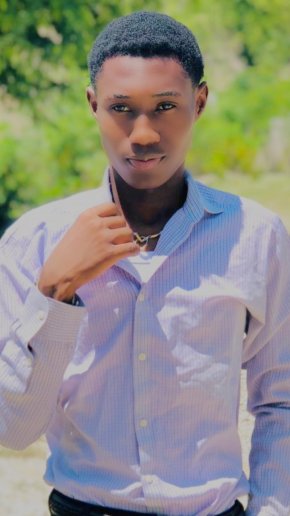 JE CHERCHE UNE FEMME SINCÈRE ET HONNÊTE ENVERS MOI