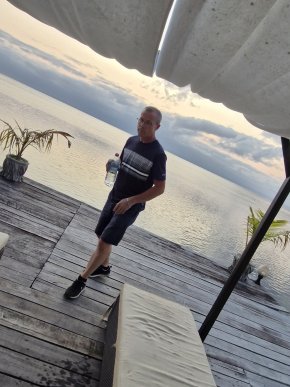 Recherche personne agreable et cherchant un peu de bonheur