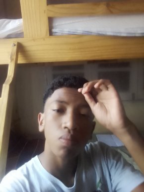 Cherche une fille sérieuse et belle , confiant et souri a