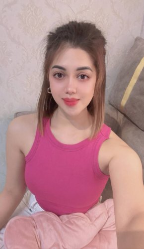 ’m a big fan of hiking and spending time outdoors. On weekends, you can usually find me at a farmers