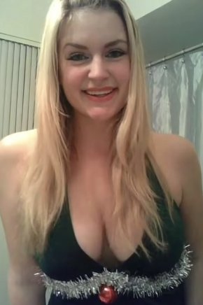 Ben je suis une femme très attentionné je suis sincère, honnête, fidèle, et aussi  très franche