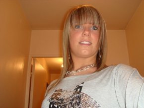 Moi c’est Véronique je suis célibataire j’ai 40 ans et je suis australienne et je vis à Ajaccio 