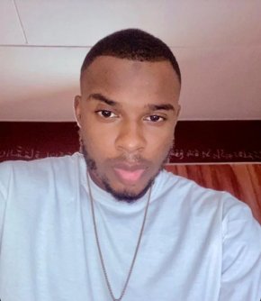 Je suis un homme dispo poir la satisfaction des femmes en manque qui veulent se faire satisfaire 