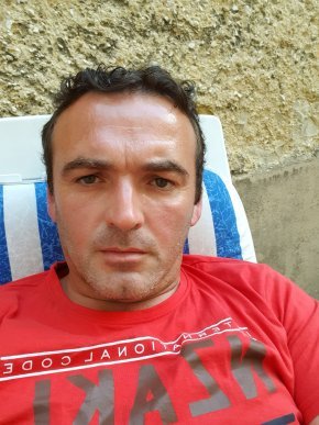 Femme sérieuse à la recherche d'un homme sérieux 