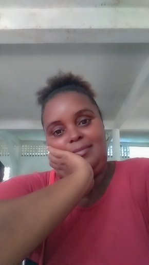 Je suis une mère célibataire d'un enfant. Je recherche une relation sérieuse, 