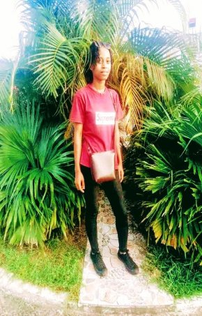 Recherche un petit amis pour donner l'amour 